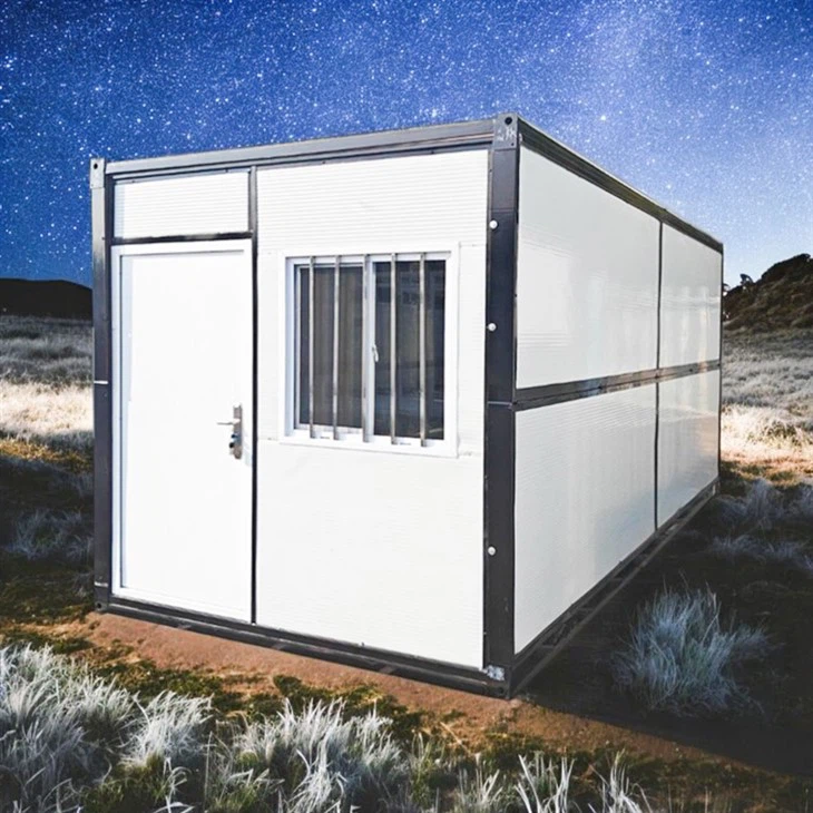 Petite petite maison pliable avec cuisine et salle de bain